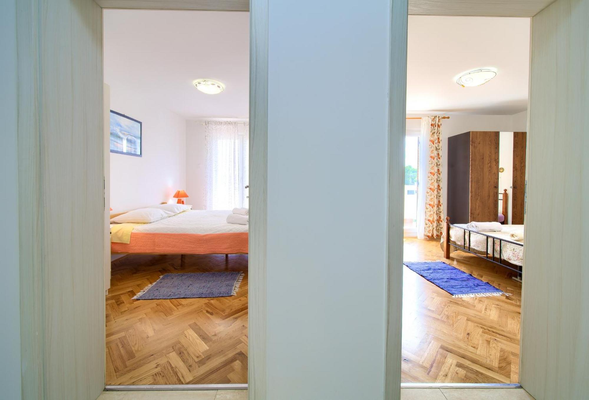 Apartments Rose คิร์ก ภายนอก รูปภาพ