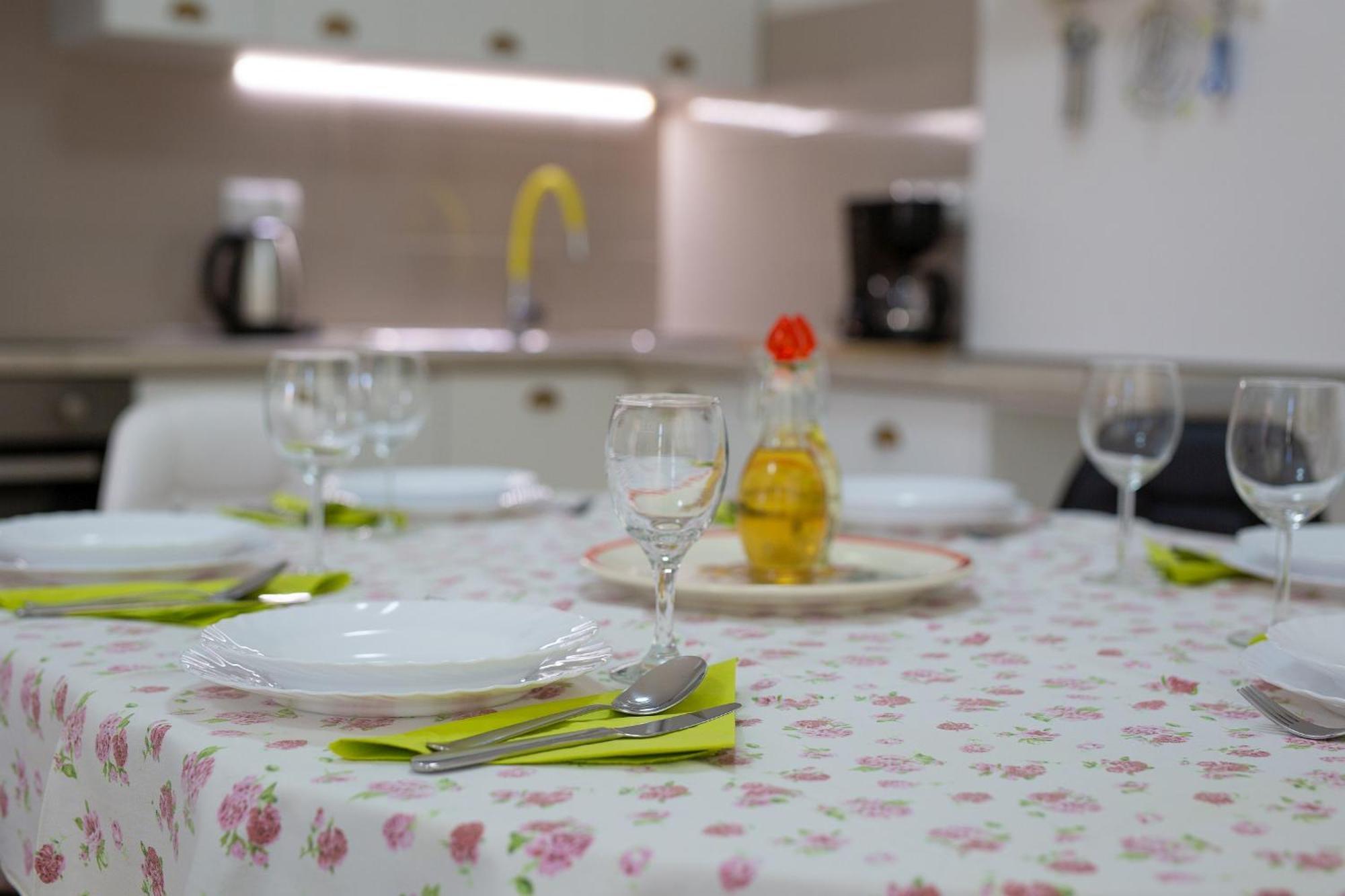 Apartments Rose คิร์ก ภายนอก รูปภาพ