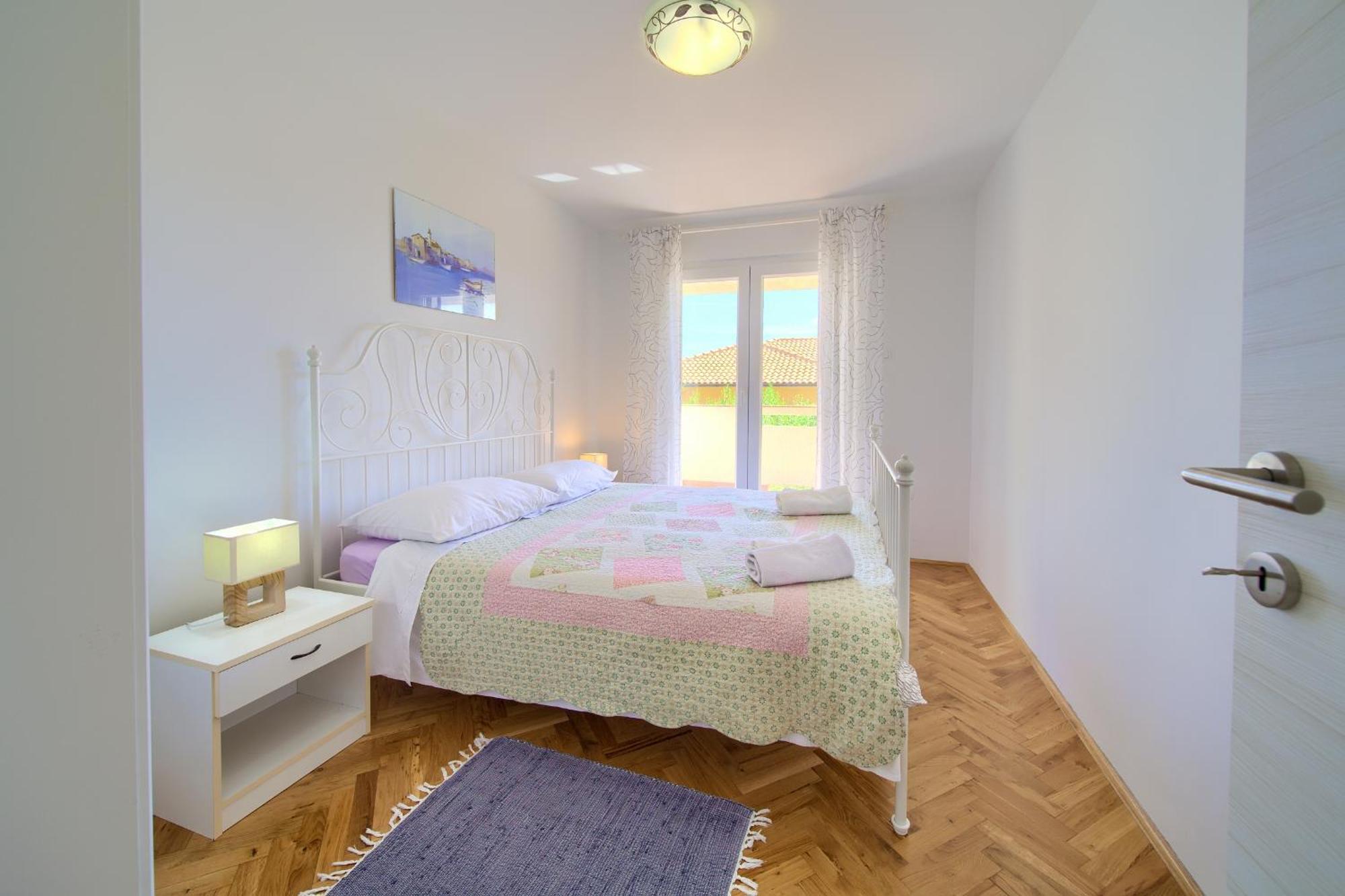 Apartments Rose คิร์ก ภายนอก รูปภาพ